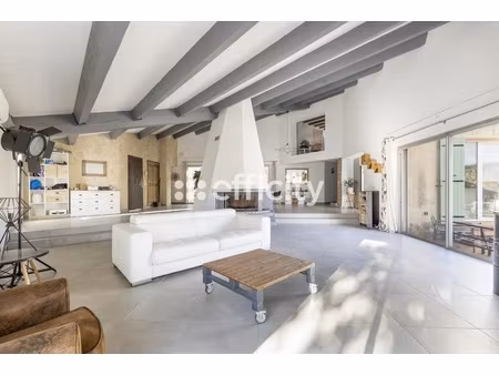 maison 7 pièces - 300 m²