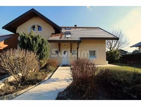 maison t7 de 165 m² avec studio et t1 bis indépendants  stationnements et carport