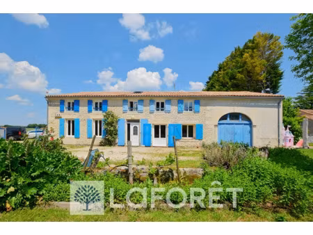 vente maison 8 pièces 250 m² à saint-genis-de-saintonge (17240)  273 700 €
