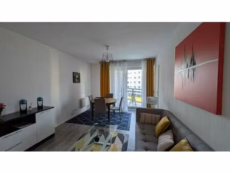 beau t2 meublé avec balcon et parking