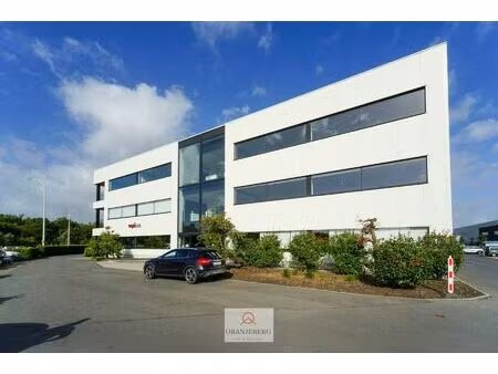 4 ruime en moderne kantoorruimtes te huur in evergem