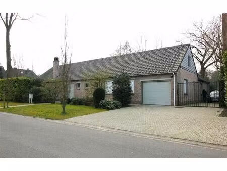 villa met 5 slaapkamers & zonovergoten tuin