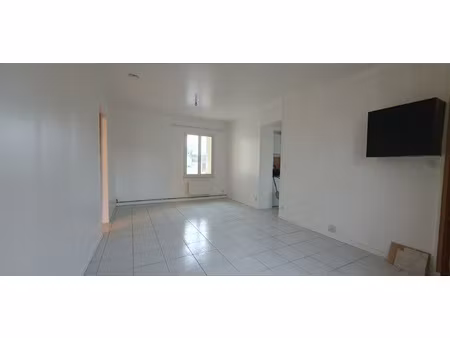 location appartement 2 pièces 43m² vaujours 93410