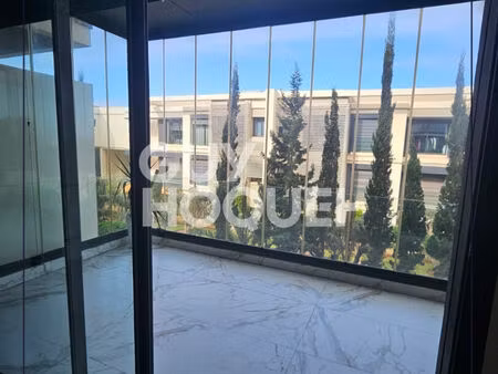 superbe appartement de 199 m2 dont 15m2 de terrasse avec 2 places de parking et box à dar 