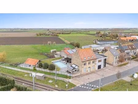 huis te koop in veurne met 3 slaapkamers