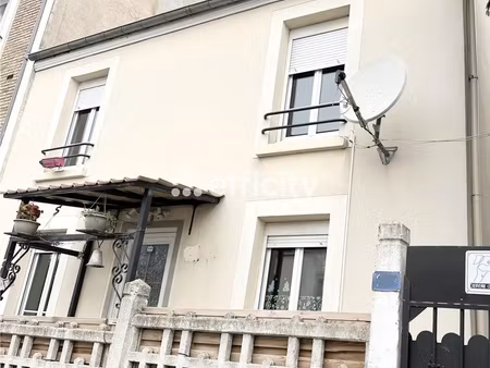 maison 6 pièces - 80 m²