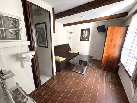 charmant studio meublé idéalement situé en plein cœur de paris