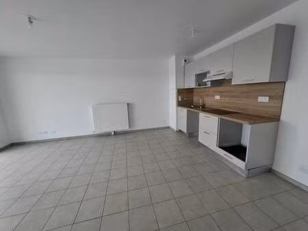 location appartement 2 pièces à la roche-sur-yon (85000) : à louer 2 pièces / 50m² la roch