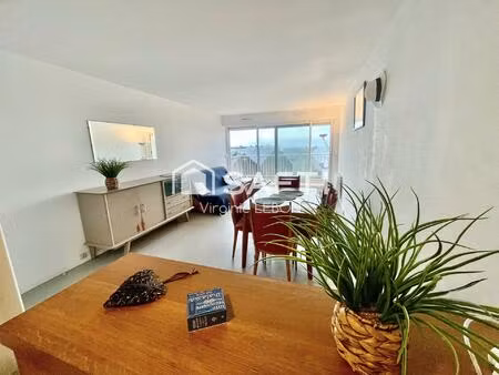 les plages en bas   parking   au calme