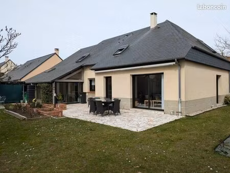 pavillon 8 pièces 161 m²