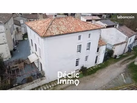 maison 8 pièces 246 m²