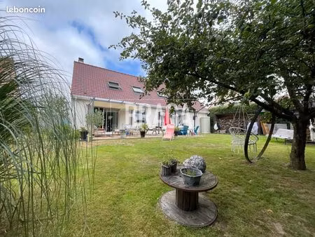 pavillon 7 pièces 135 m²