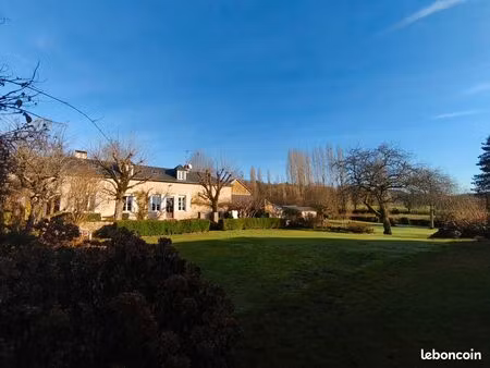 magnifique demeure au lac de pannecière