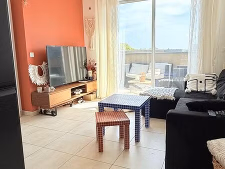 joli t2 idéalement situé - proche tram