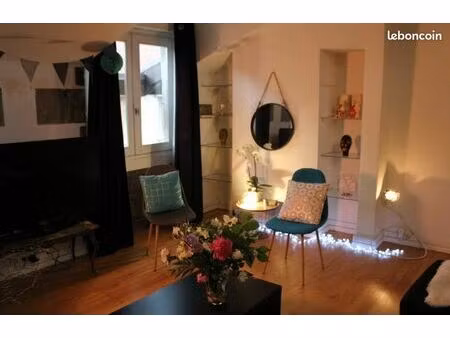 loft de 67 m2 avec terrasse privative de 9m2 en plein cœur des rues piétonnes de grenoble