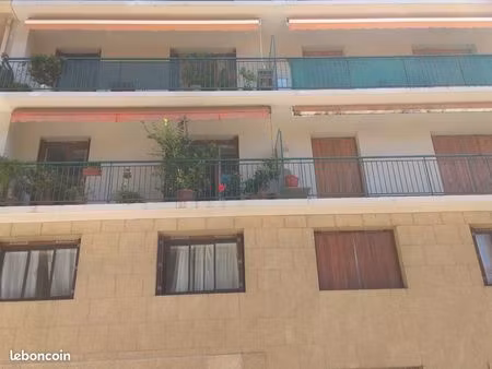 location appartement bus métro commerce