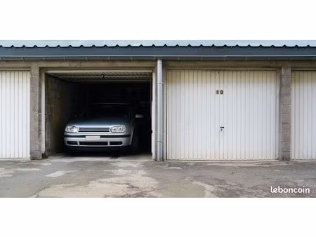 garage individuel hyper centre ■ accès 24 /24 ■3 m par 6 m■ grande hauteur sous plafond me