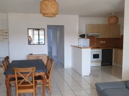 location appartement 80m2 + cours 50m2