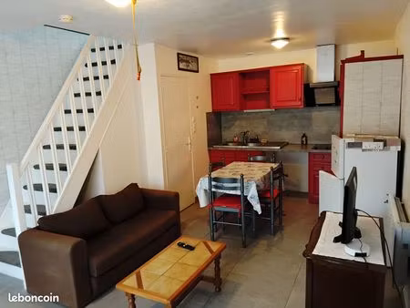 loue meublé t2 à l'année