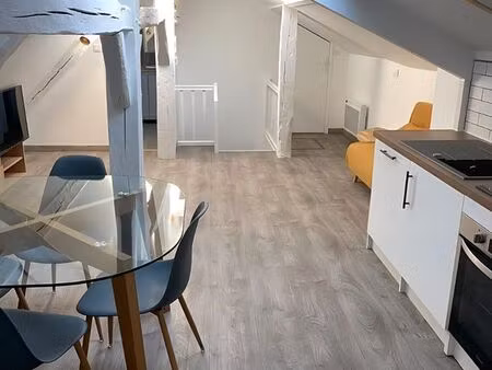 studio meublé rénové – espace nuit séparé – hyper centre