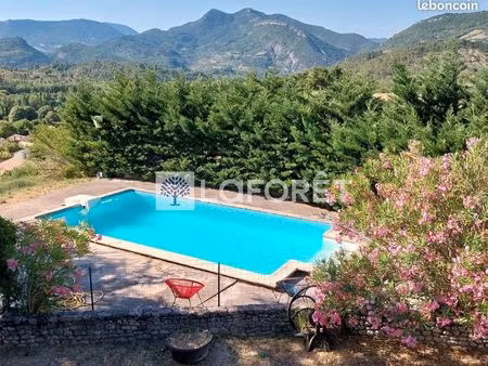 maison 6 pièces 165 m²