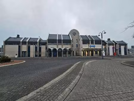 immeuble commercial mixte à louer