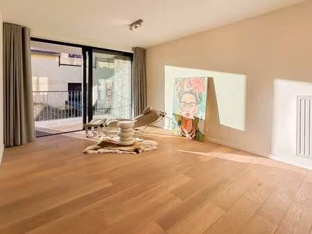 flat de service avec une chambres