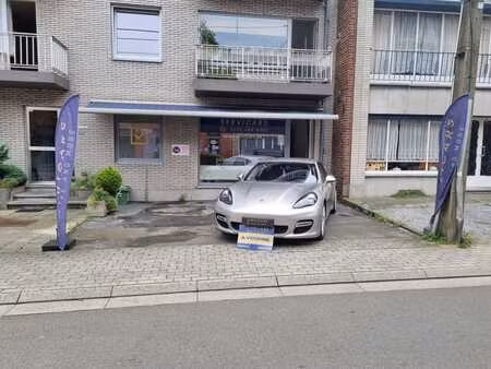 rez commercial - bureau avec stationnement