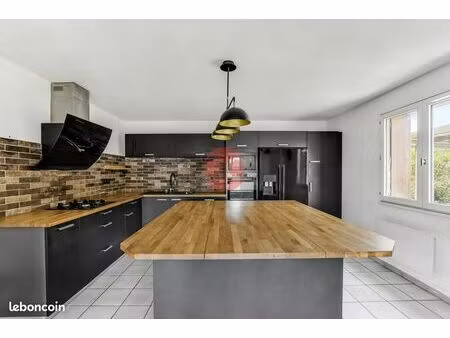 maison 6 pièces 155 m²