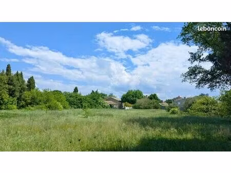 terrain 174 m² camaret sur aigues