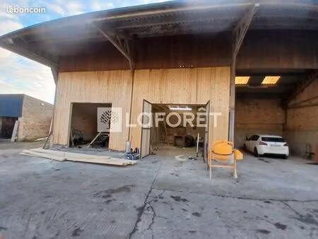 parking/box 1 pièce 53 m²