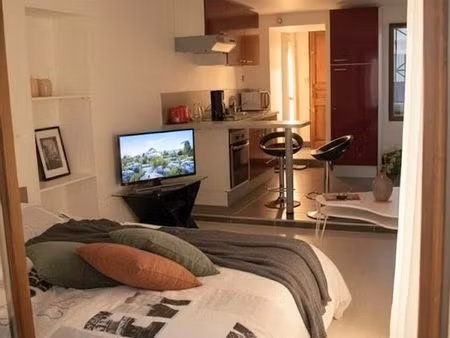 studio meublé 33 m2 loué toutes charges comprises (elec  eau  chauffage)