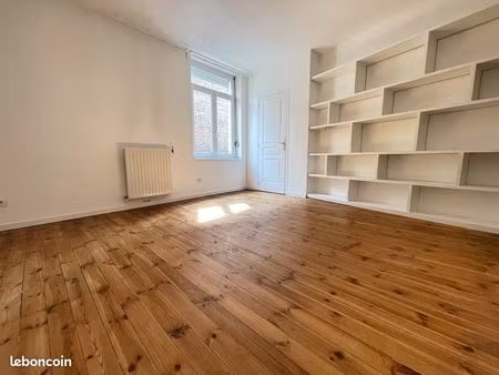 superbe maison de courée rénovée avec terrasse  t3  calme et ensoleillée  proche fac de dr