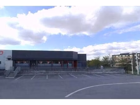 local commercial à louer