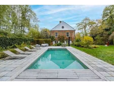 sublime villa avec piscine – quartier bechet