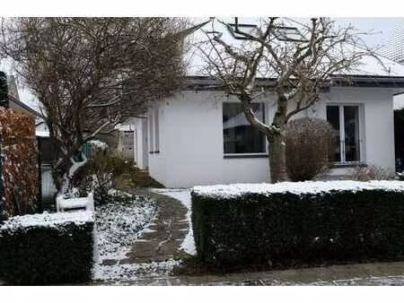 villa rénovée – 4 chambres  bureau  2 sdb – peb a