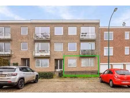 appartement au rez-de-chaussée dans un superbe quartier avec