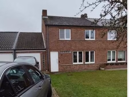 maison familiale de 3 chambres avec jardin près de bxl