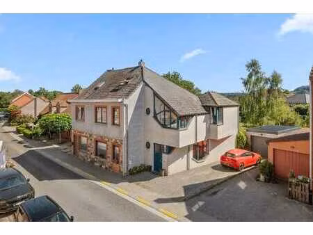 maison familiale prête à emménager avec 4 chambres et garage