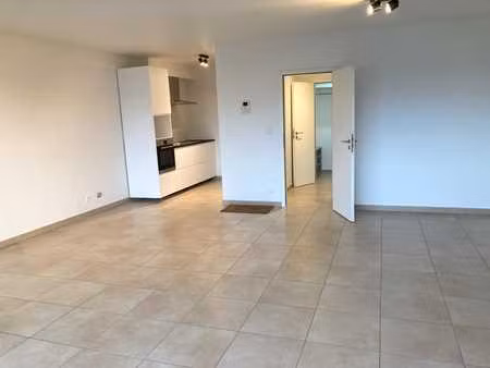 appartement entièrement rénové à proximité du chirec