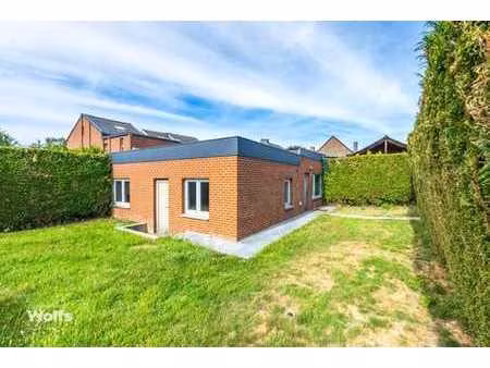 agréable bungalow avec vaste jardin et emplac. de parking !