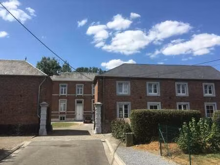 appartement (loft) 63m² plus cave et jardin.