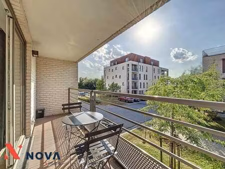 lumineux appartement 2 chambres avec belle terrasse