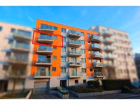 molenbeek : appartement 3 chambres avec terrasse et garage