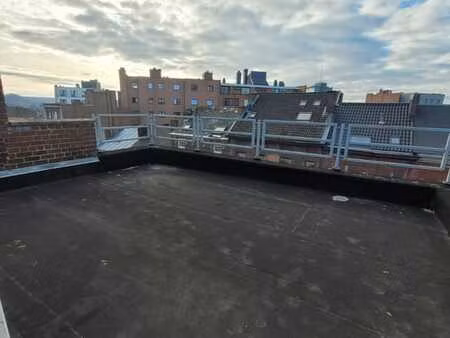 appartement style penthouse avec terrasse et vue panoramique