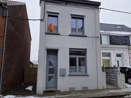 maison 4 facades avec 2 chambres  dependances et jardin