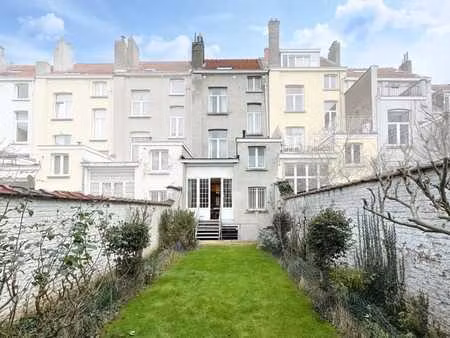 cinquantenaire: maison de caractère 6 ch. jardin sud-ouest