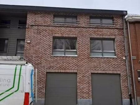 superbe bel-étage de construction récente 3ch+1bureau+2garag