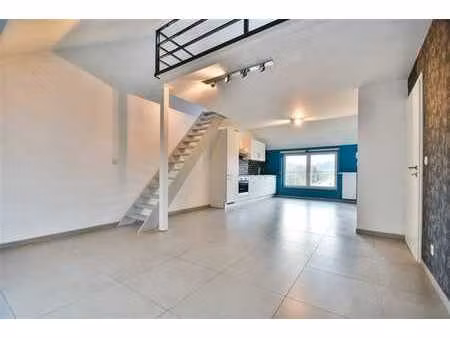 appartement 2ch avec parking et caves en superbe état !