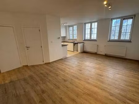 à vendre – superbe appartement 2 chambres entièrement rénové